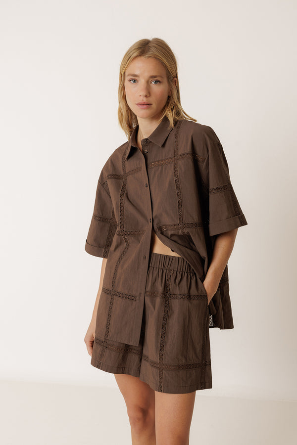 Short De Popelina Y Encaje - Chocolate