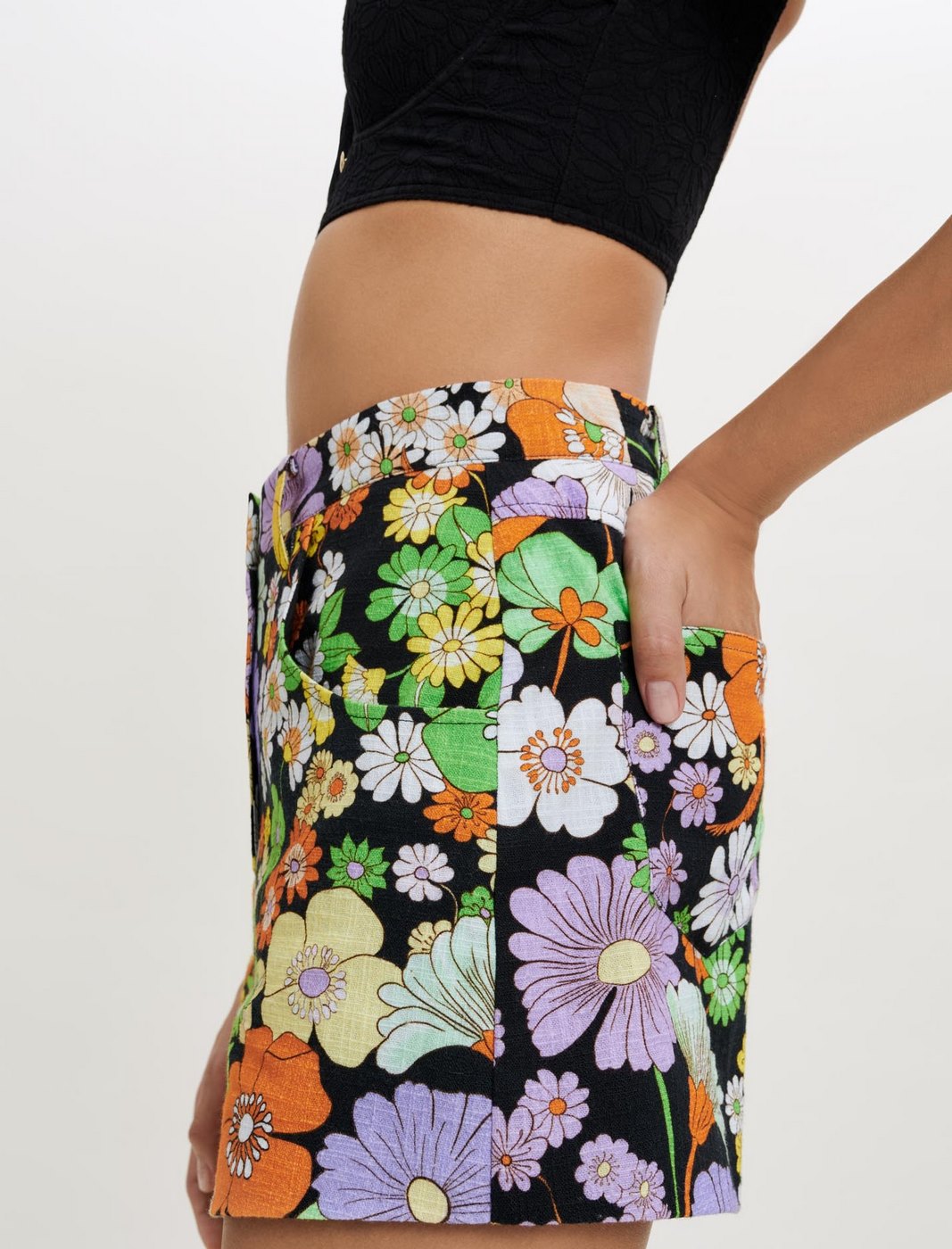 Short Iseven - Flower Power Noir