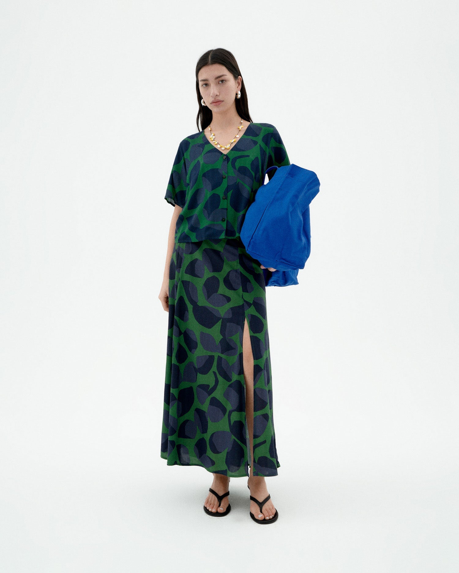 Blusa verde hoja Libelula sostenible-2