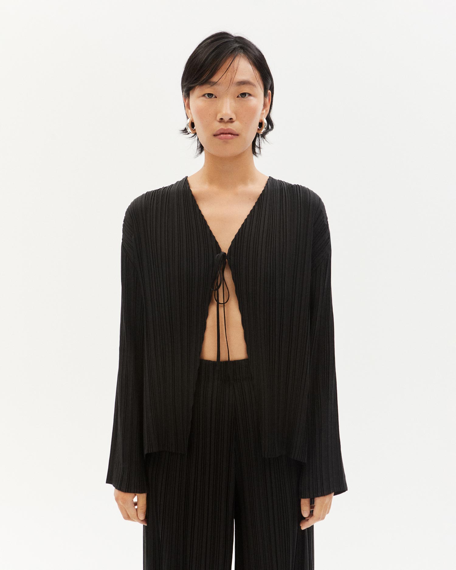 Blusa black pleated Marina sostenible - 1