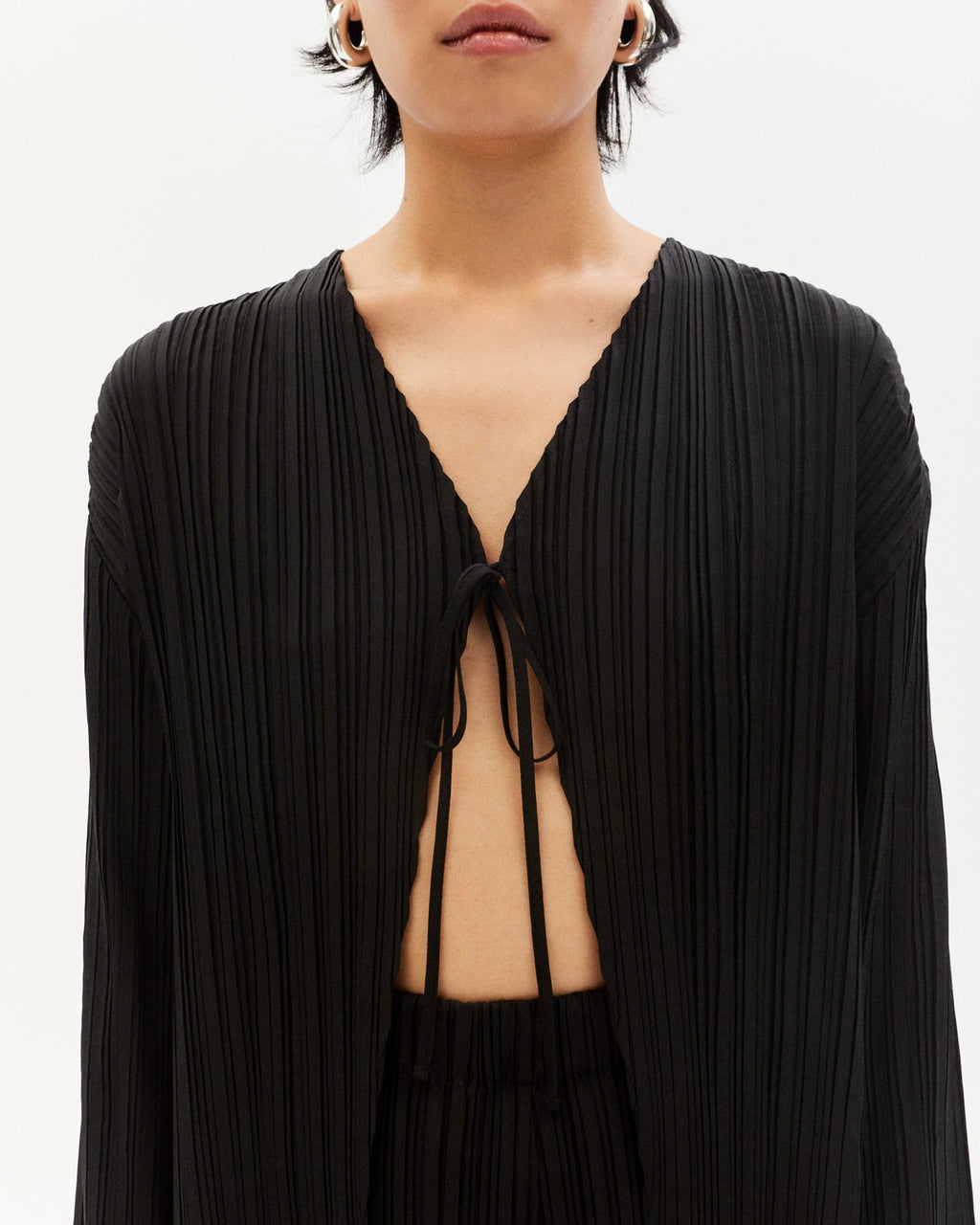 Blusa black pleated Marina sostenible - 3