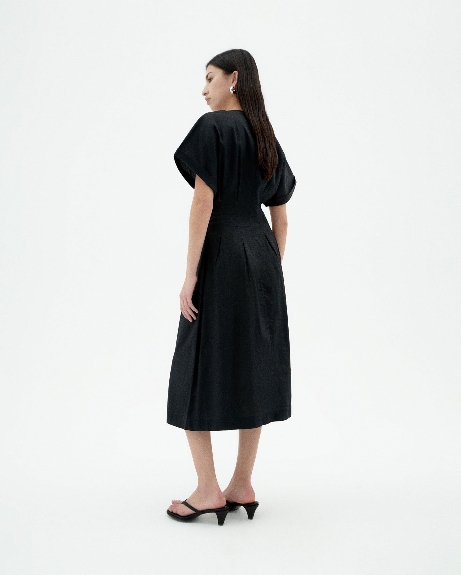 Black dress Laura sostenible-2