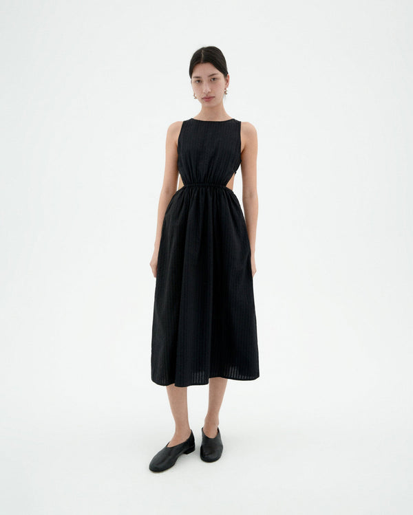 Vestido negro seersucker Kin sostenible-1