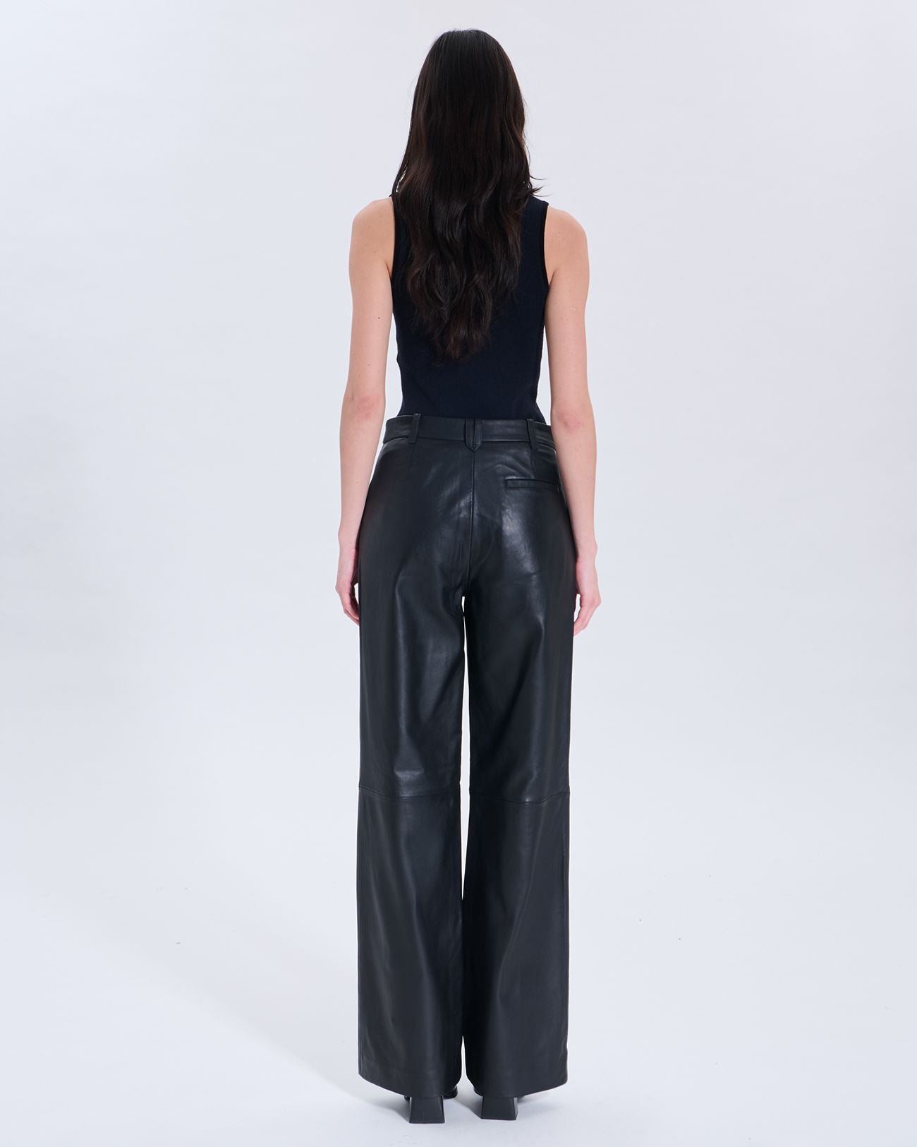 Pantalon Priscille noir en cuir_3