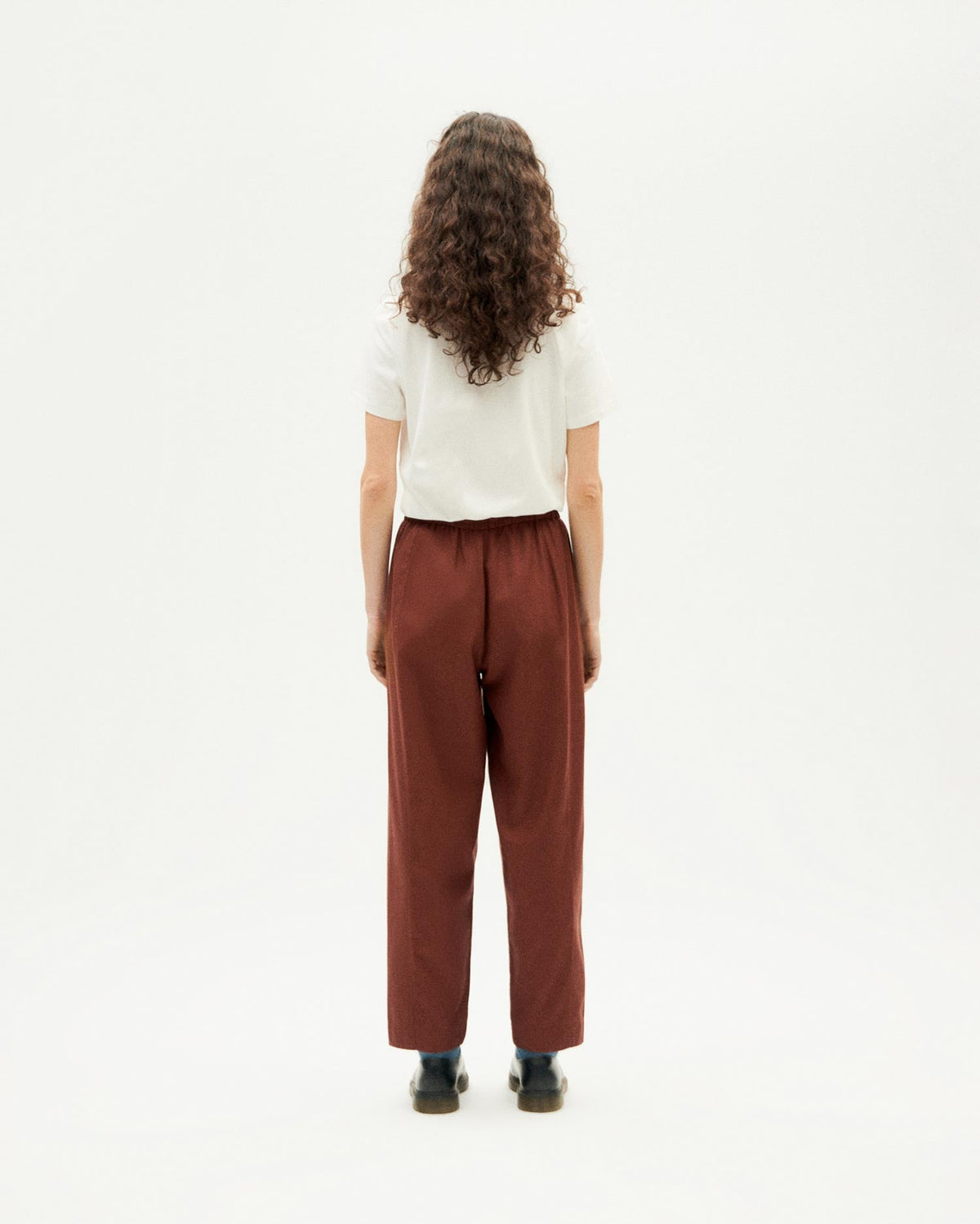Pantalón marrón Esther sostenible-5