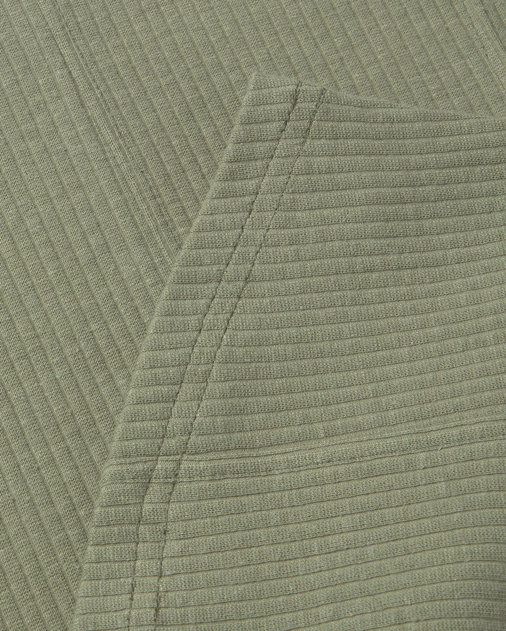 Top verde hemp Nadia sostenible silueta - 2