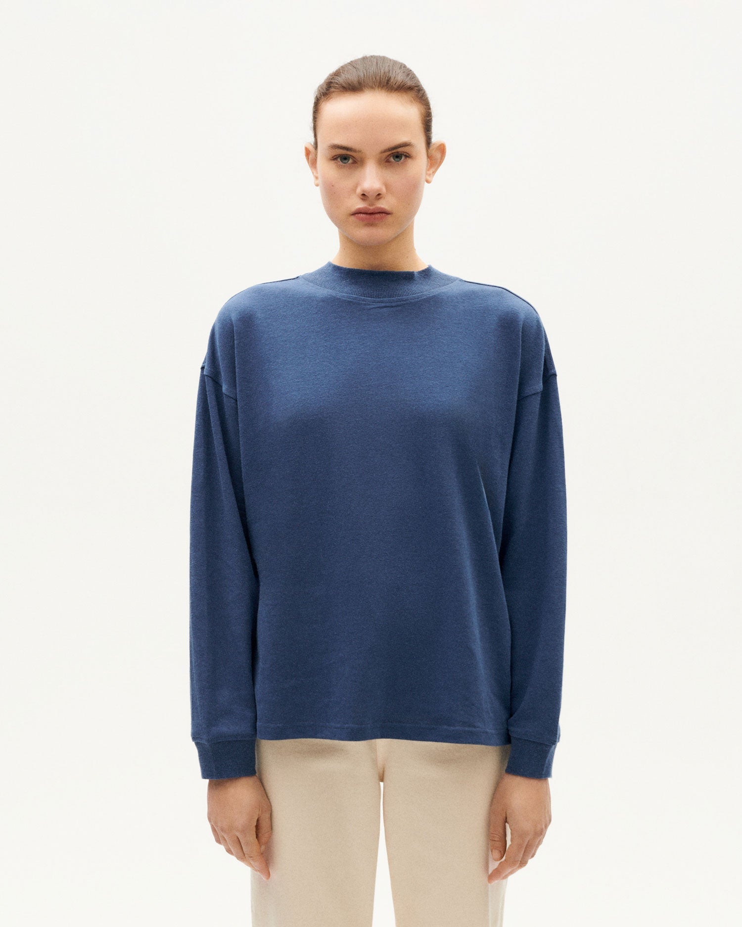 Camiseta gruesa azul hemp Freire sostenible-1