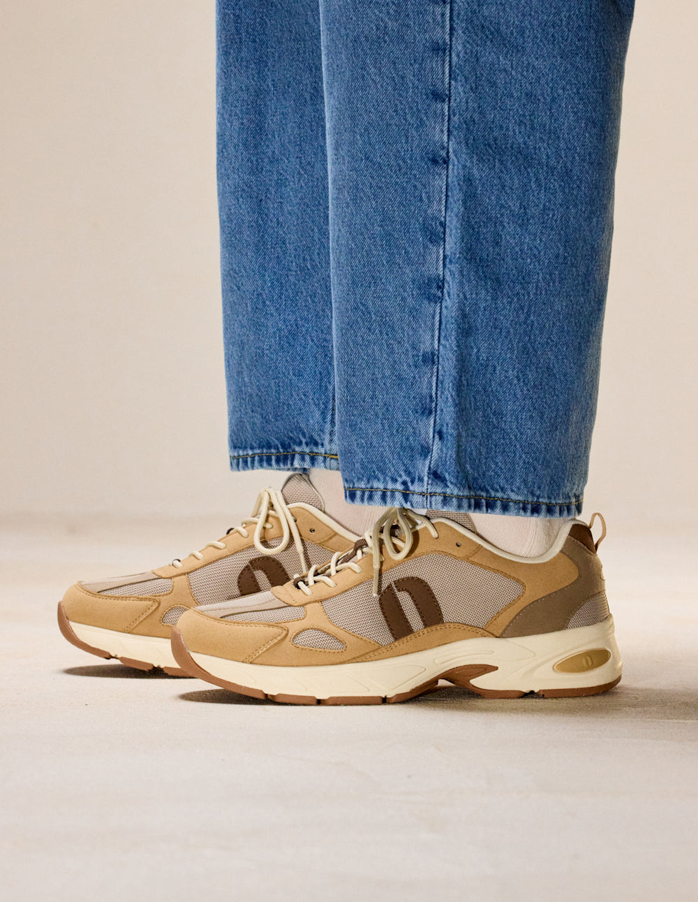 Max Low Top Sneakers - Beige