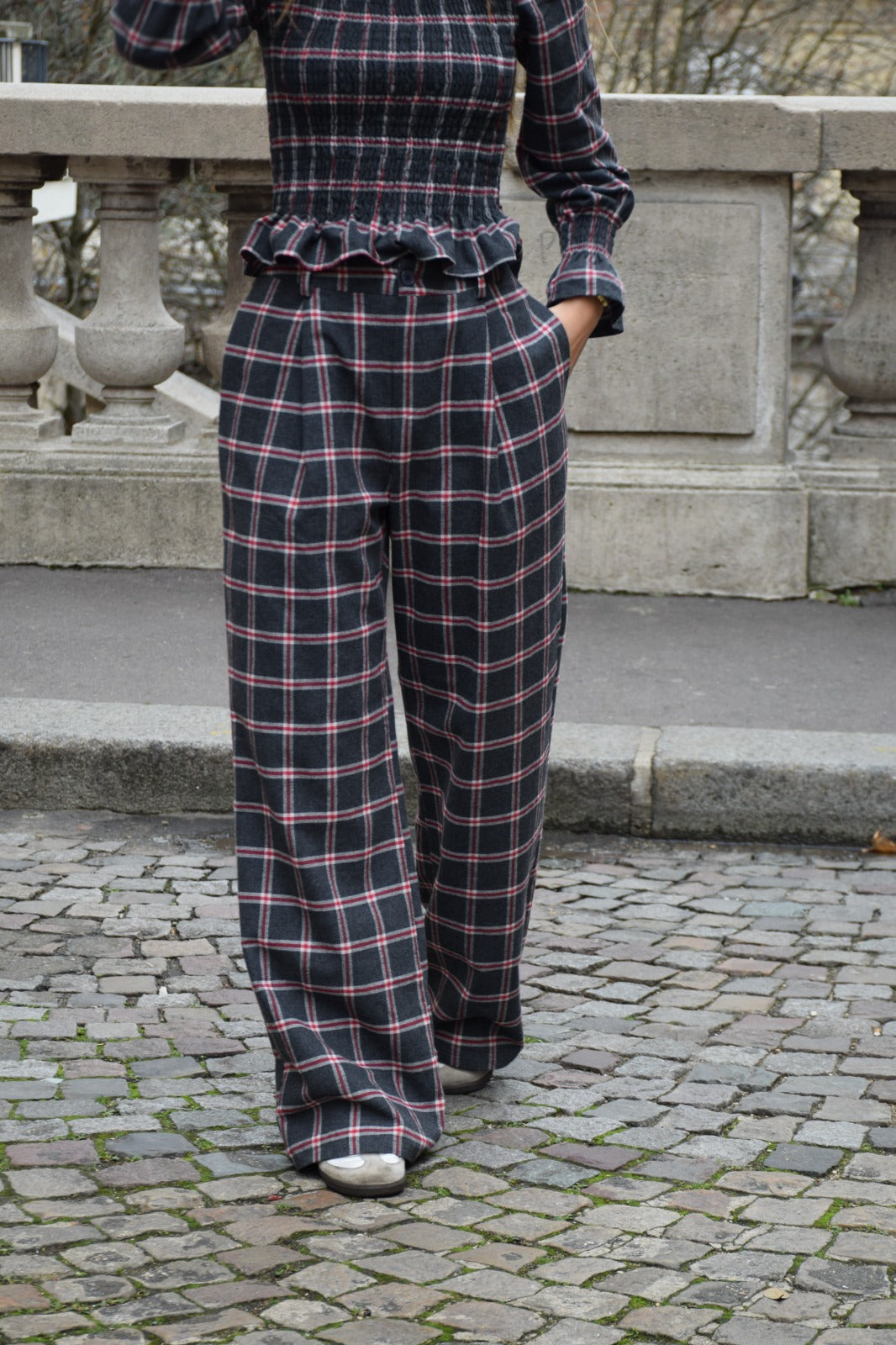 Pantalon Alia Carreaux Gris Et Rouge