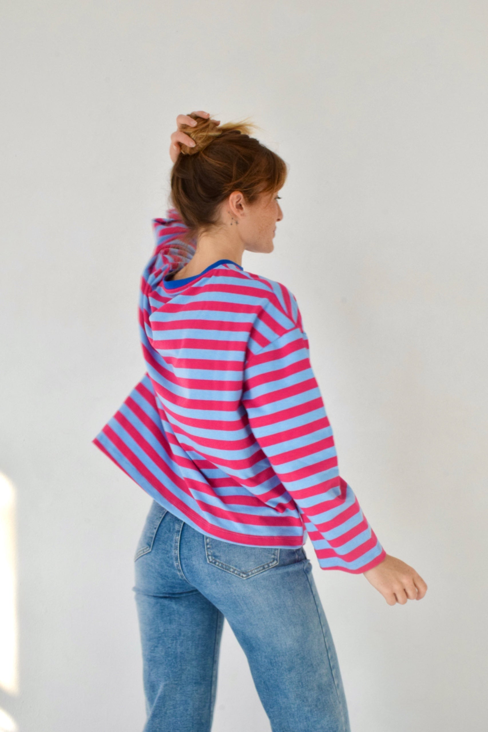 Núria Camiseta Celeste Y Fucsia