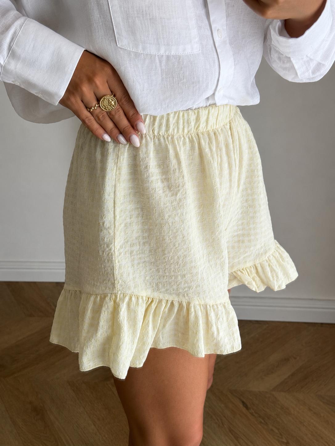 Pantalón Corto Isaac Amarillo