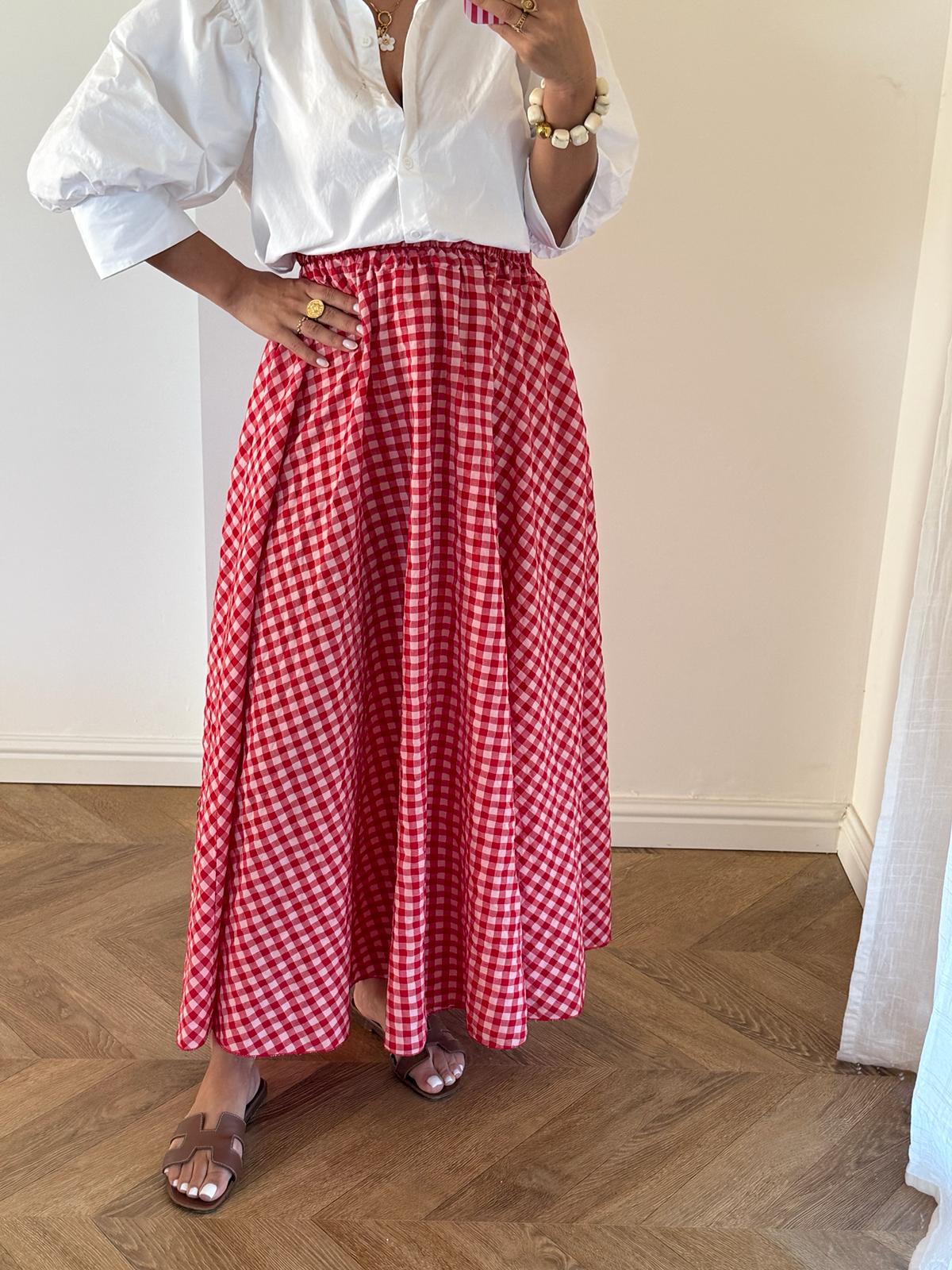 Falda roja cereza