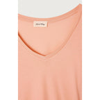 Camiseta Cuello en V - Rosa Flamenco - Mujer