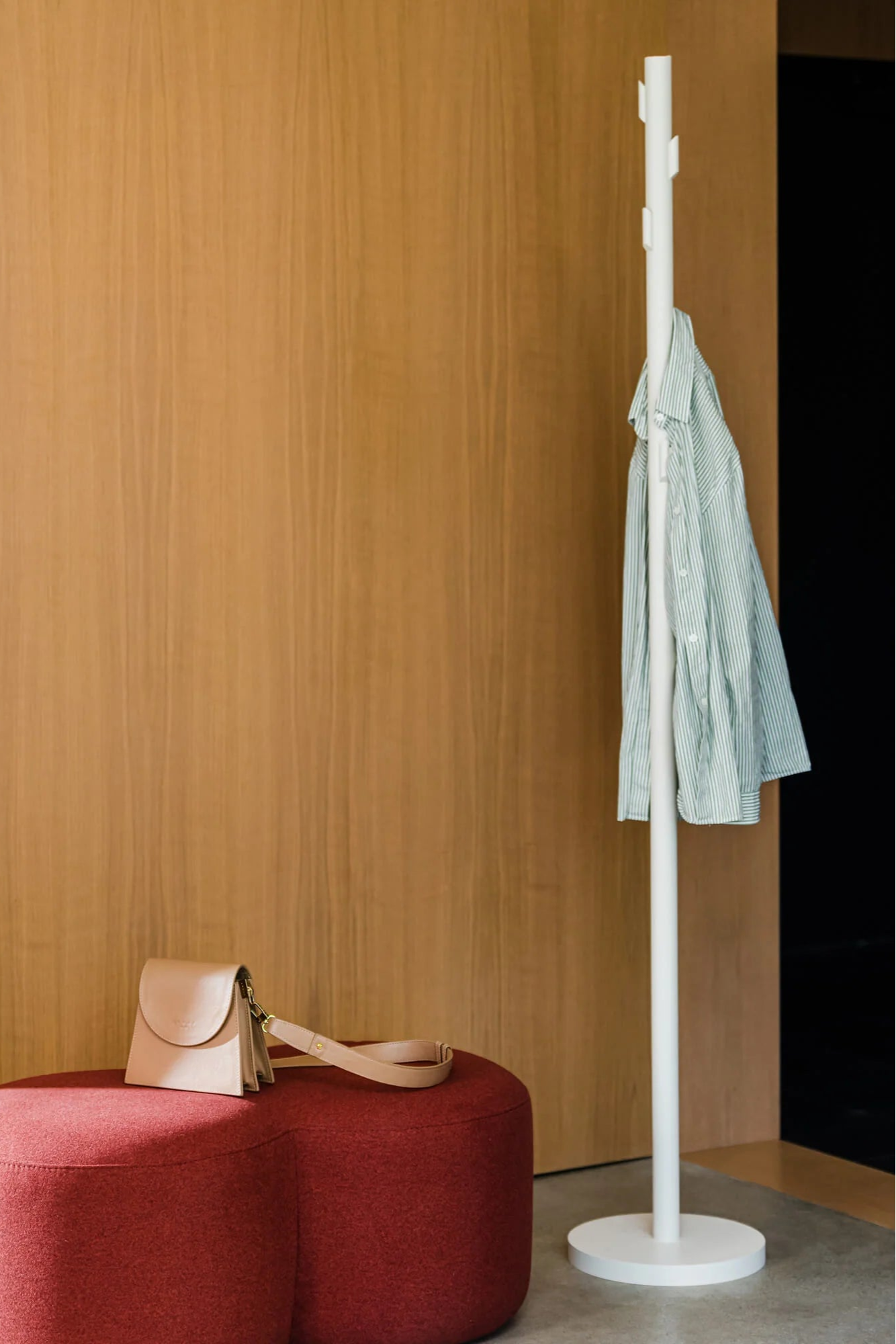 Perchero Yuko - Piazza Beige