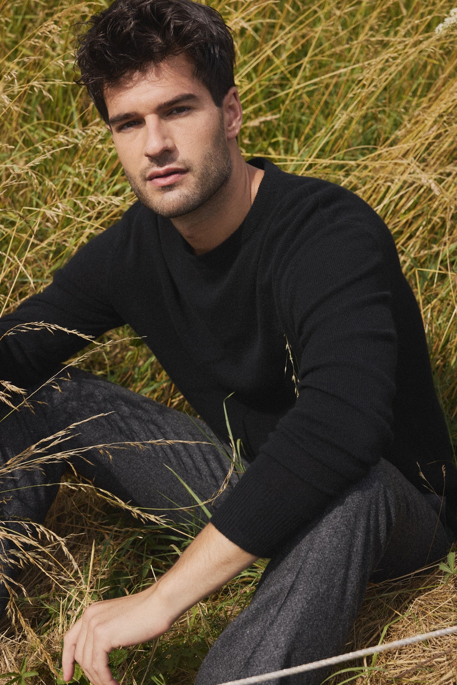 Zach Round-Neck Jumper - Black
