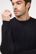 Zach Round-Neck Jumper - Black