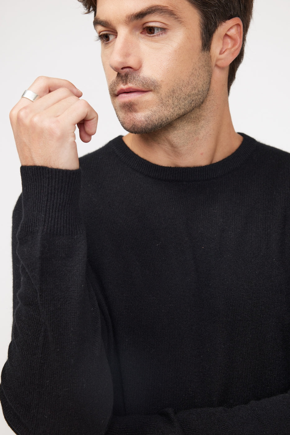 Zach Round-Neck Jumper - Black