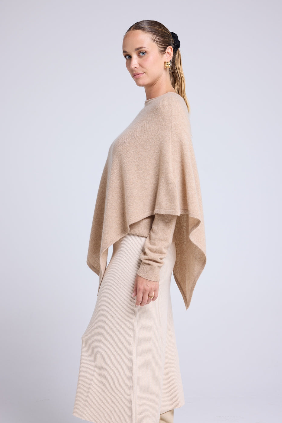 Capa Poncho Zarina - Beige Crema