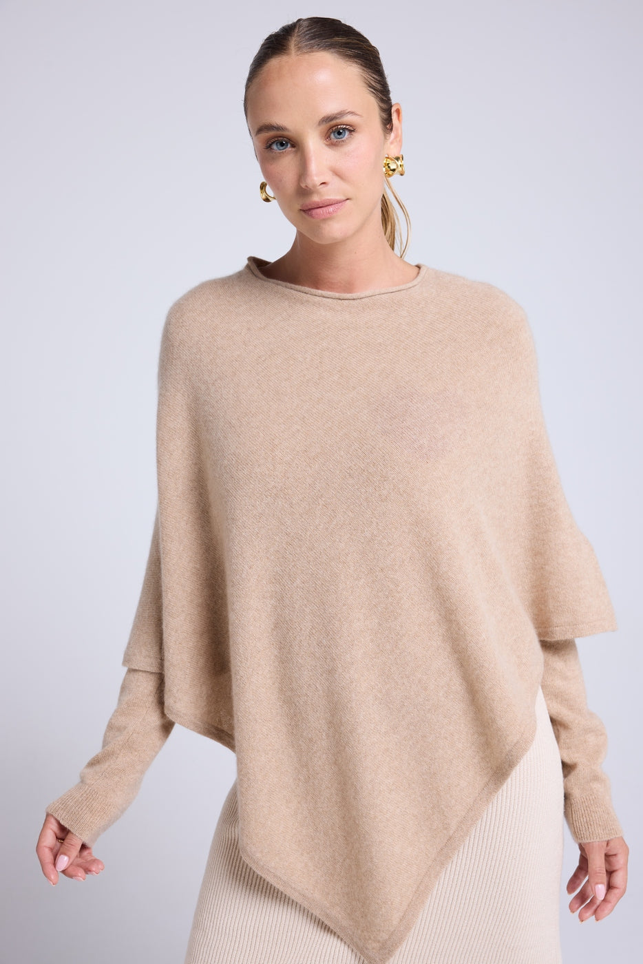 Capa Poncho Zarina - Beige Crema