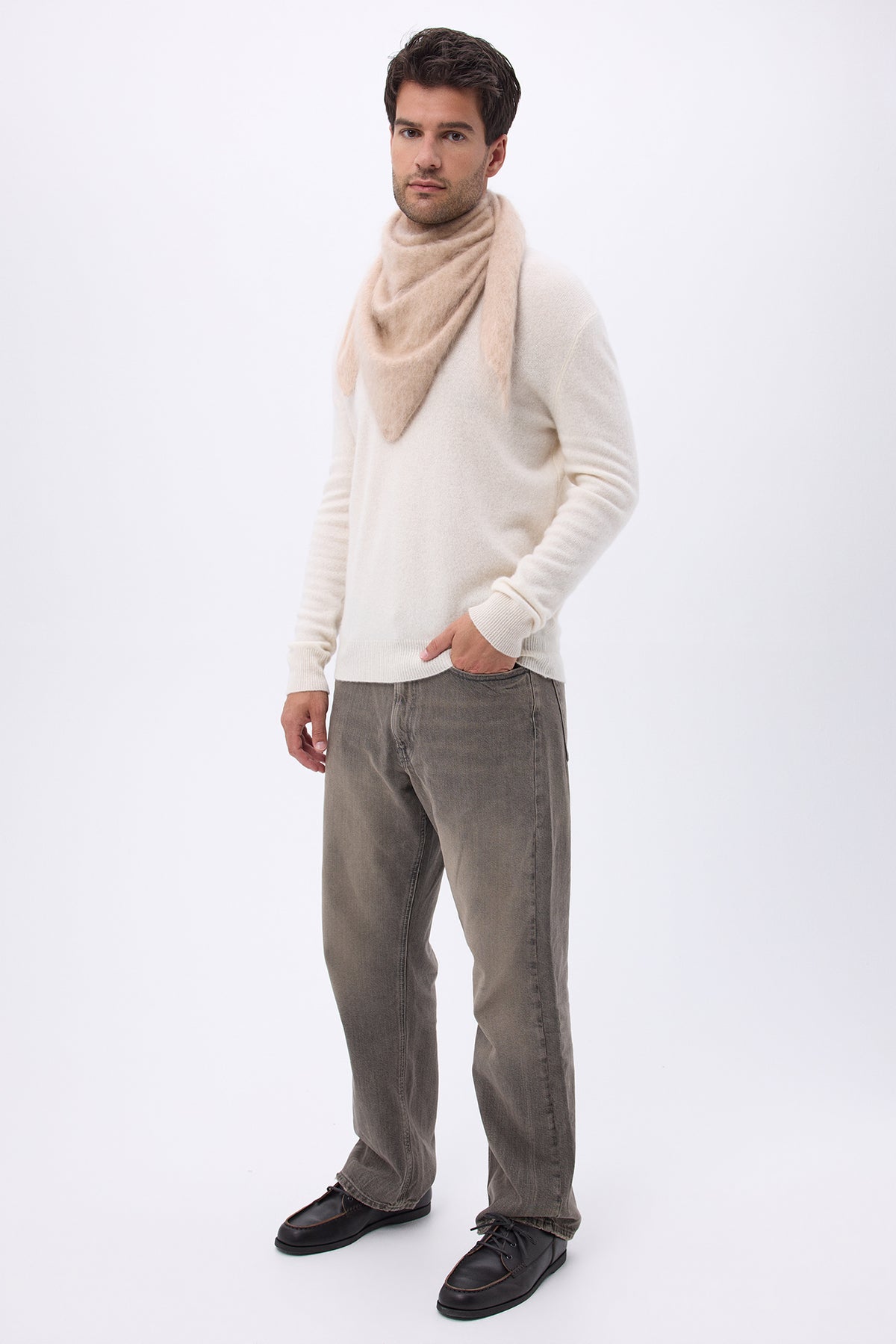Bandana oversize triangolare – Bandana Zeno in cashmere spazzolato - Beige crema - Uomo