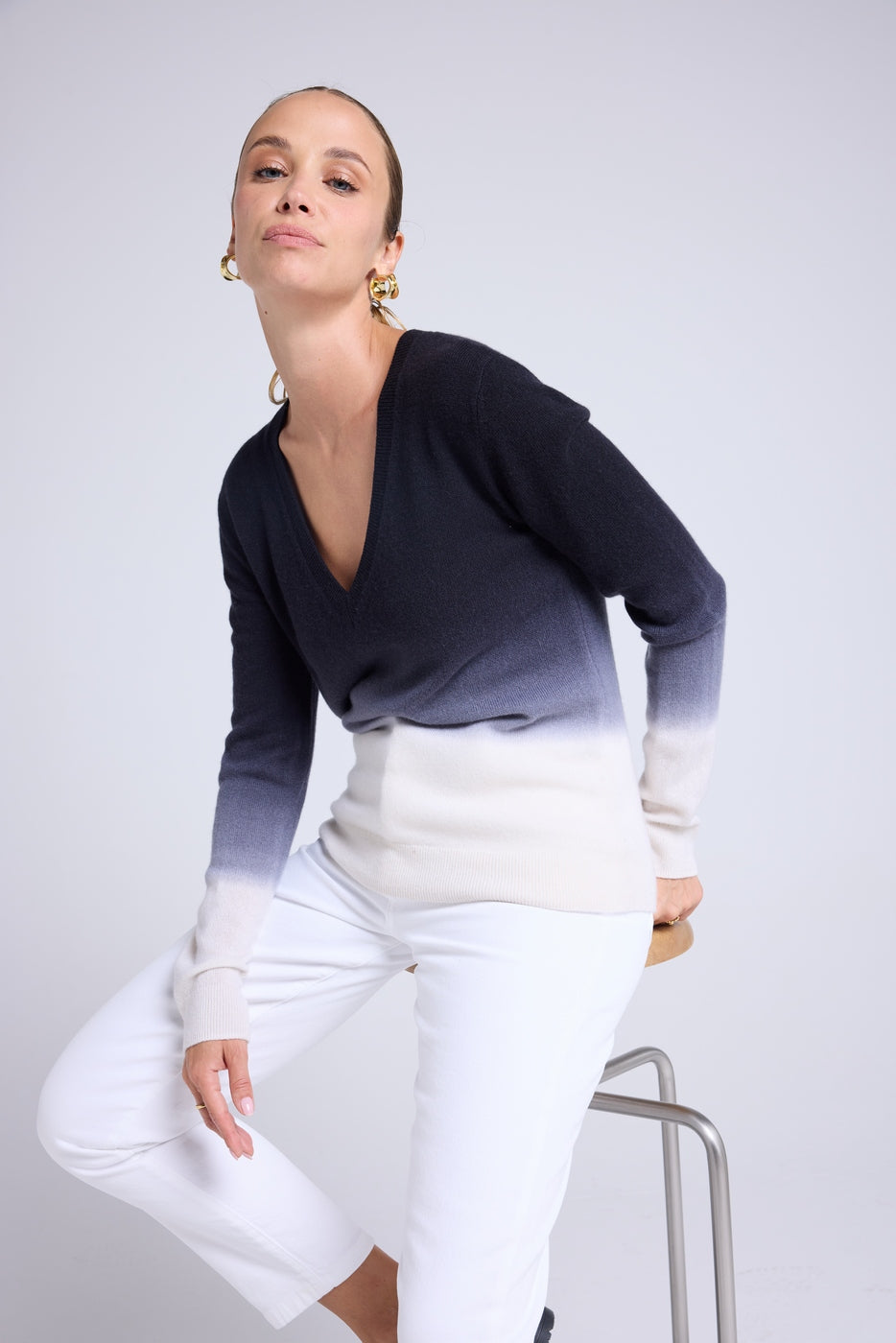Sweter w serek Dip Dye Zip - Czarny