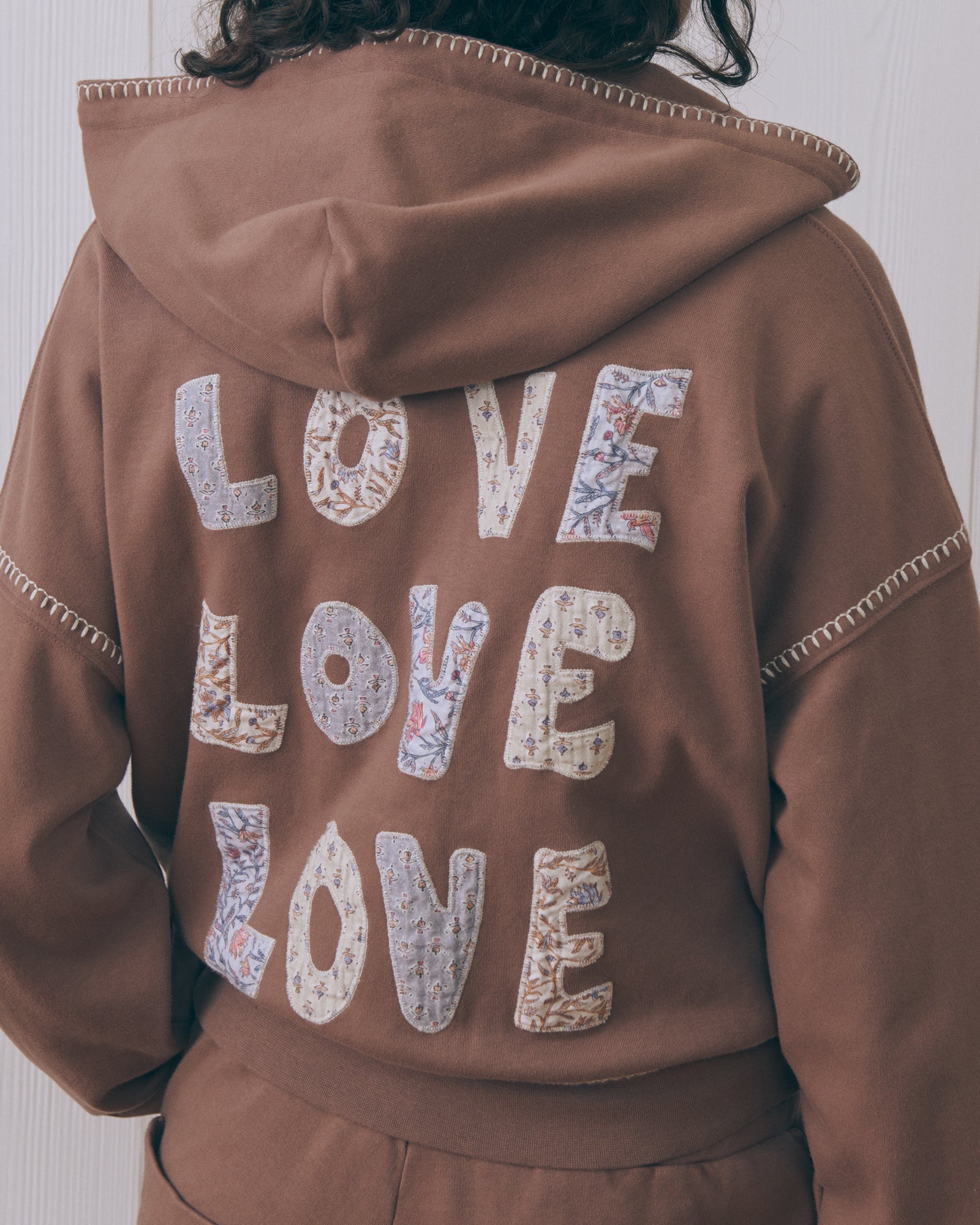 "Love Love Love" Gesvres Zip-Up Hoodie
