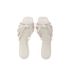 Las sandalias con nudo