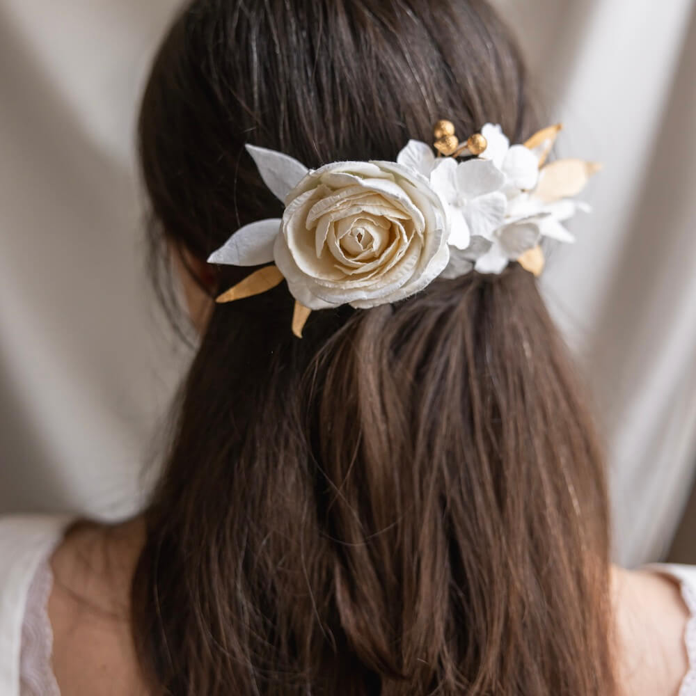 Peineta Flores De Papel Blanco Y Dorado