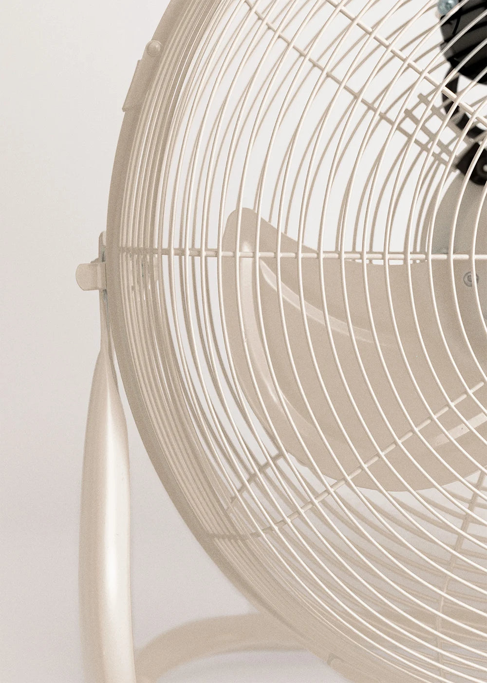 Air Floor Retro - Ventilador de Piso Industrial - 16" - Arena