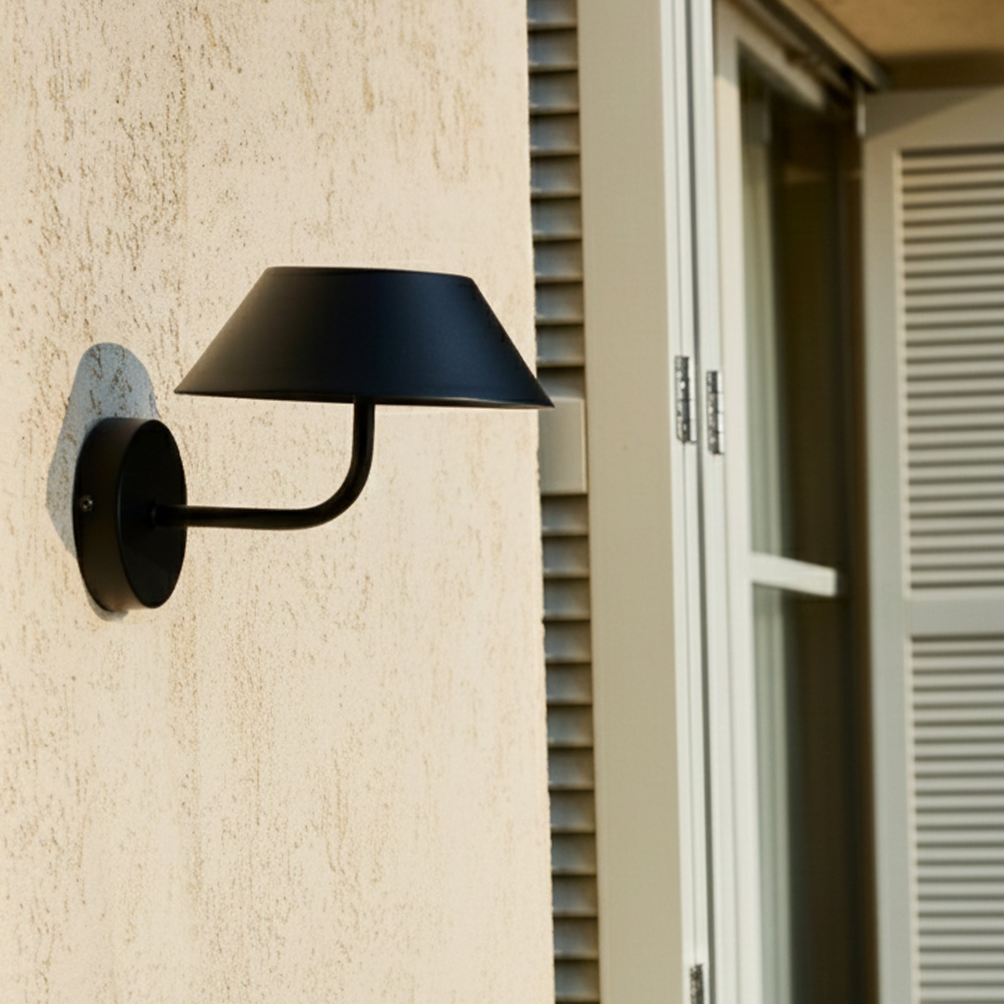 Nerio - Aplique solar decorativo - Acero - Negro