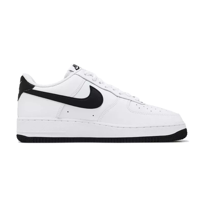 Baskets Nike Air Force 1 07 - Blanc/Noir