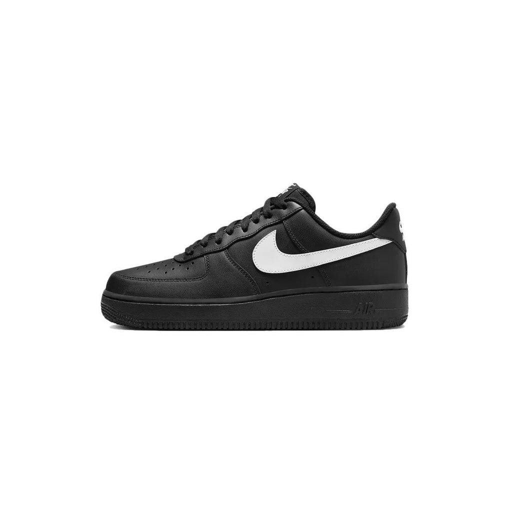 Baskets Nike Air Force 1 07 - Noir/Blanc