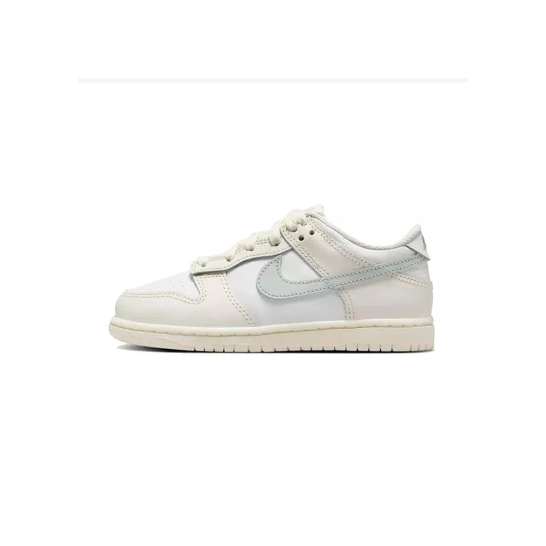 Nike Dunk Low Trainers - White, Silver