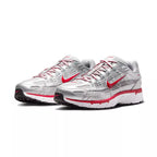 Baskets Nike P-6000 - Gris/Argent/Rouge