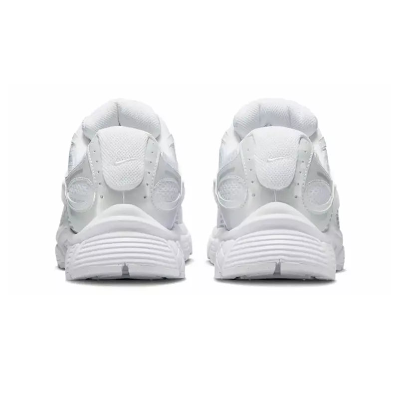 Nike V5 Rnr Sneakers - White, Silver