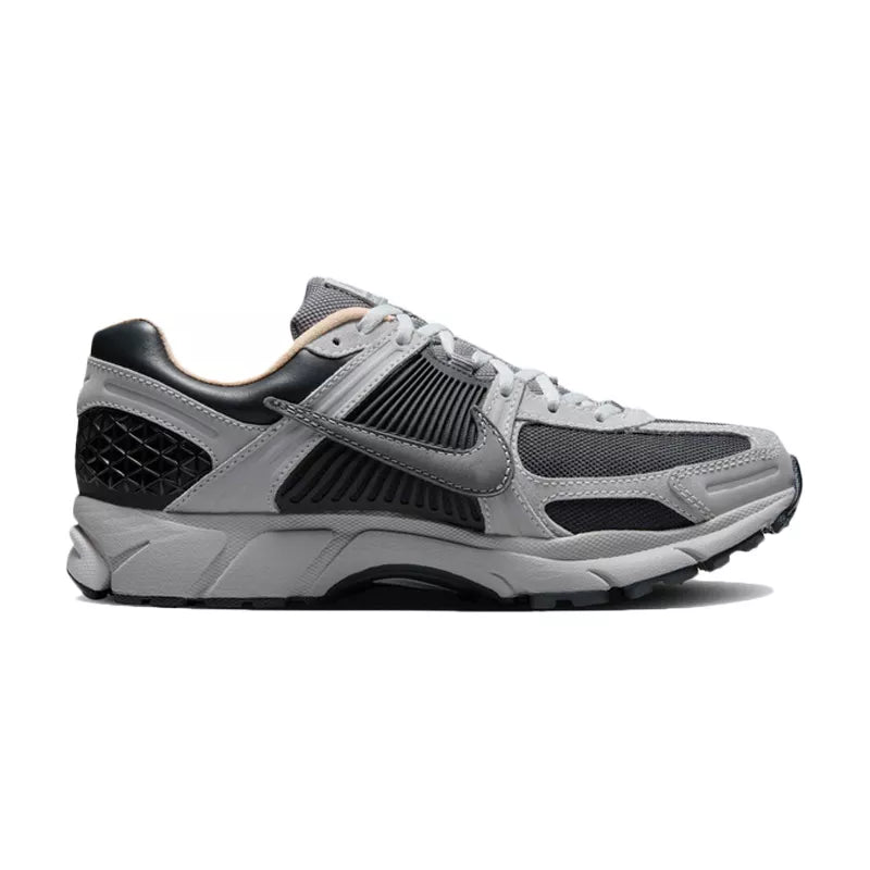 Nike Zoom Vomero 5 Sneakers - Antracite/Grey