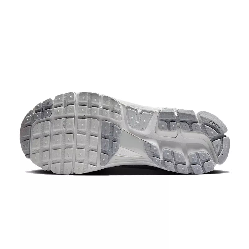 Nike Zoom Vomero 5 Sneakers - Gray And White