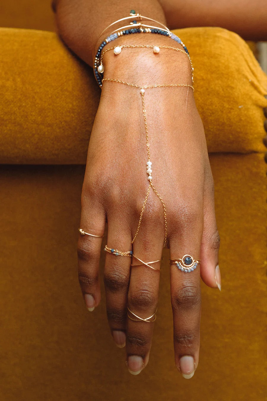 Swan Ring - Sapphire - Gold