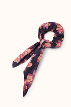 Scrunchie Scarf Mano