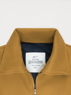 Chaqueta de escultura de tierra amarilla