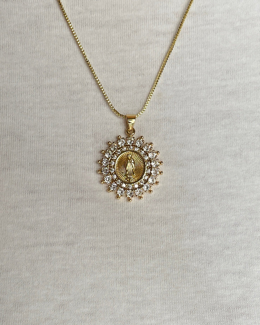 Collier Holy