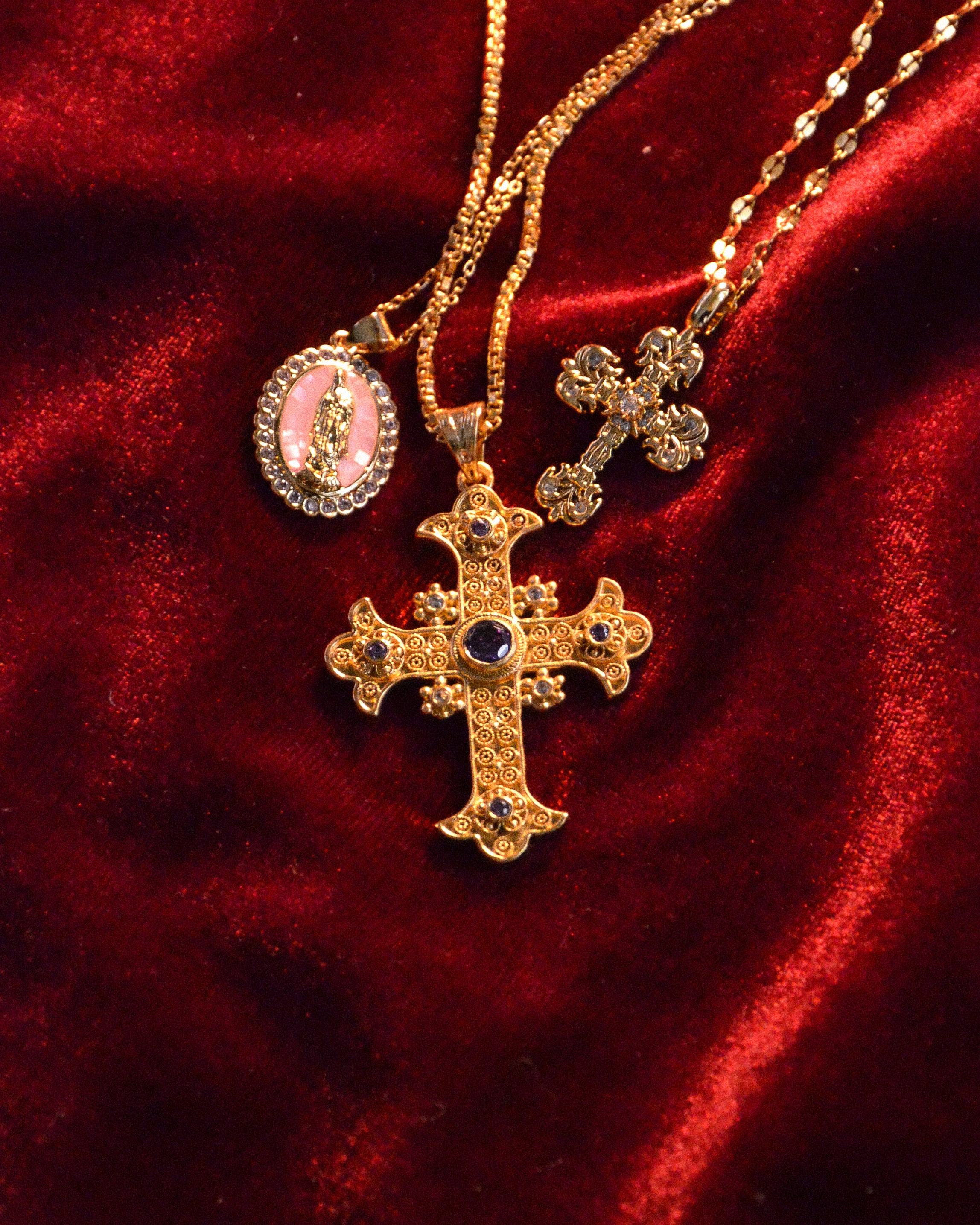 Collier Croix Gothic