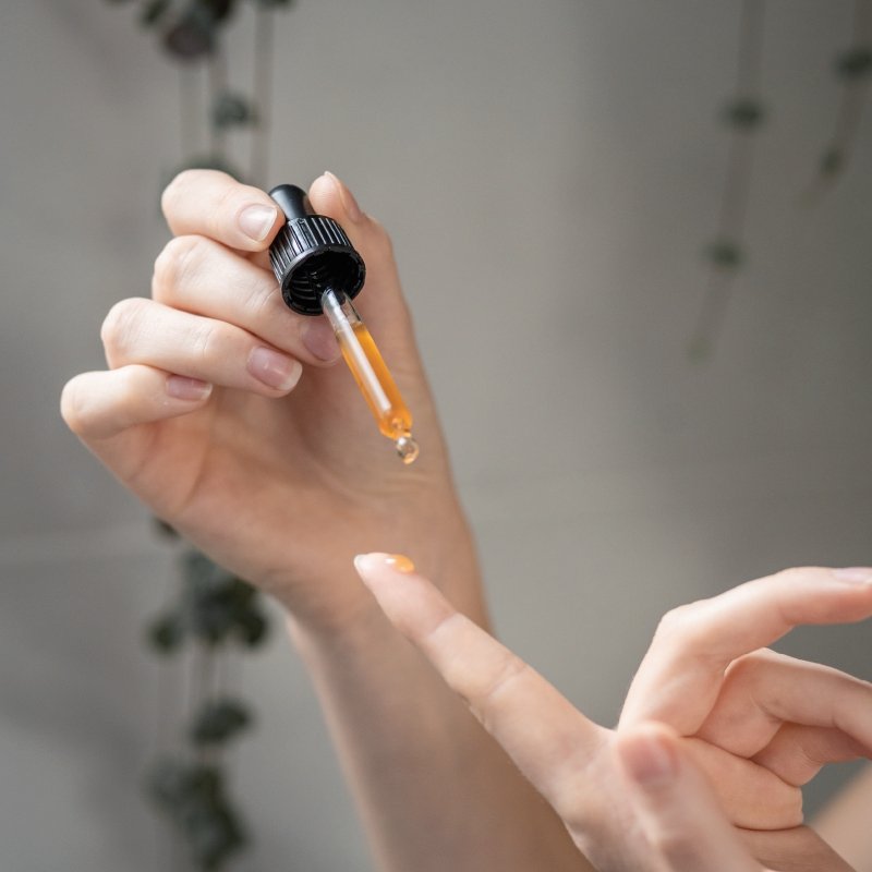 Revitalising eye contour - Clémence & Vivien
