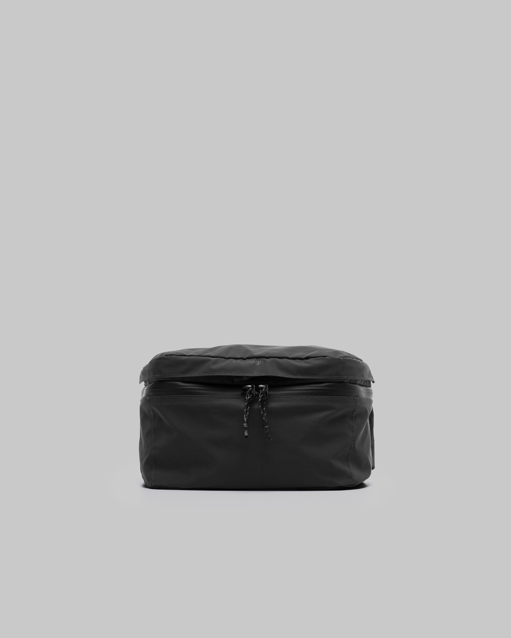 Convert Daypack - Black / Electric Purple