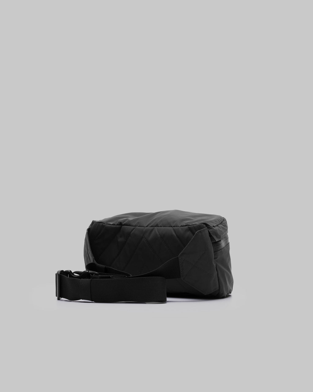 Convert Daypack - Black / Electric Purple