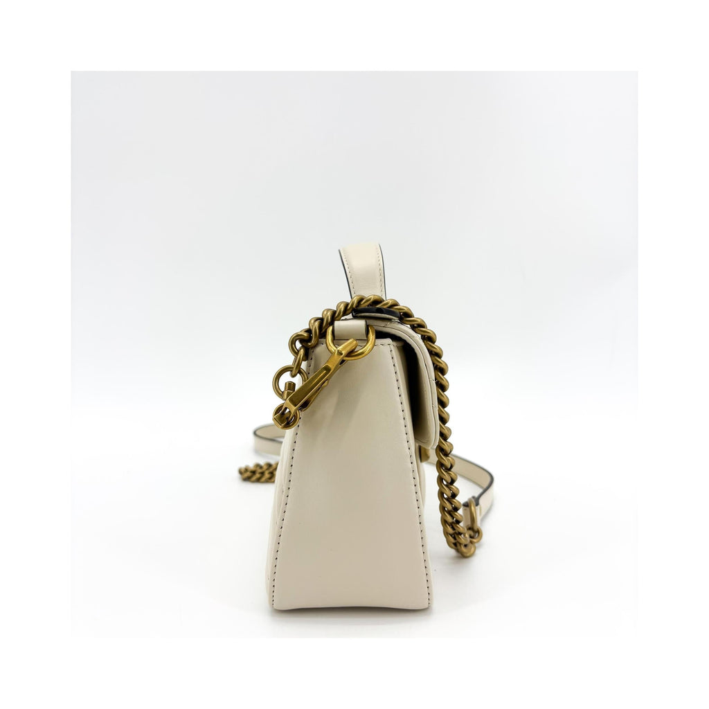 Gucci - Borsa a mano GG Marmont mini con manico e patta in pelle - Bianco