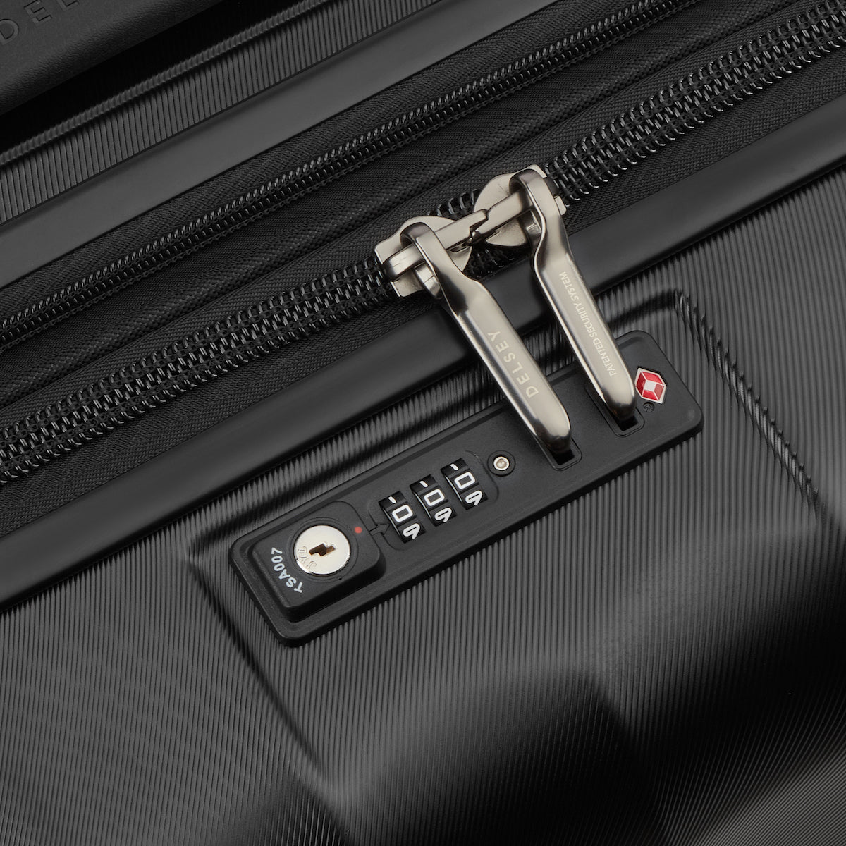 Expandable Medium Suitcase (67 cm) - Carrousel 2 - Black