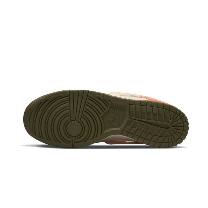 Nike - Dunk Mid Social Status Free Lunch Strawberry Milk - Beige