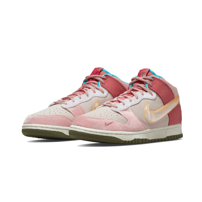 Nike - Dunk Mid Social Status Free Lunch Strawberry Milk - Beige