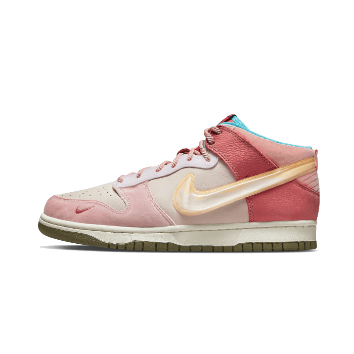 Nike - Dunk Mid Social Status Free Lunch Strawberry Milk - Beige